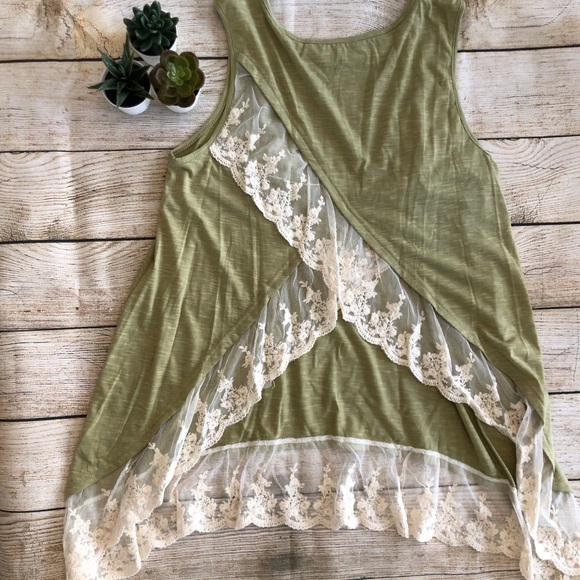Lace open back tank - Picture 2 of 4
